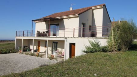 Réf. 1362 - 329.000 € *