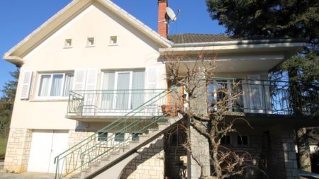 Réf.1306 - 202.350 € *