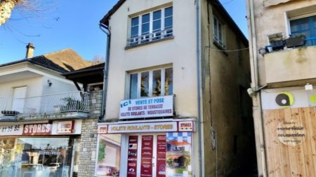 Réf. 1313 - 77.000 € *
