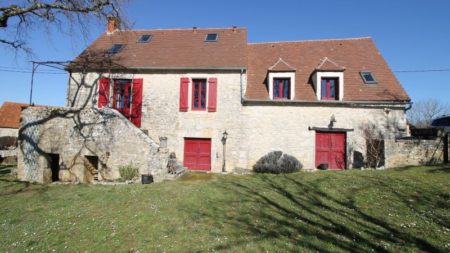 Réf. 1321 - 265.000 € *