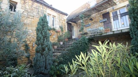 maison à vendre-jardin-charme-gîte-centre ville-Gourdon-ref-1405