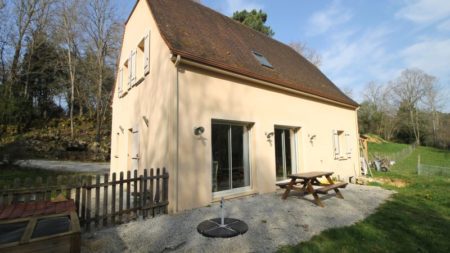 Réf. 1330 - 255.000 € *