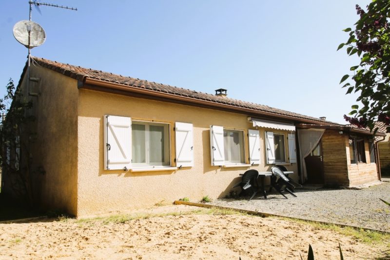 Réf. 1332 - 243.000 € *