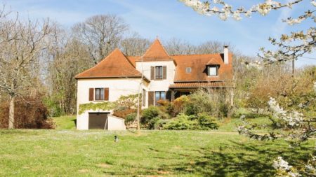 Réf. 1331 - 289.000 €  *