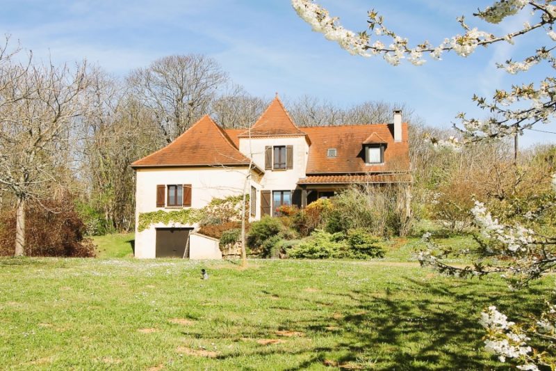 Réf. 1331 - 289.000 €  *
