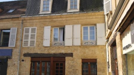 Réf. 1343 - 108.500 € *