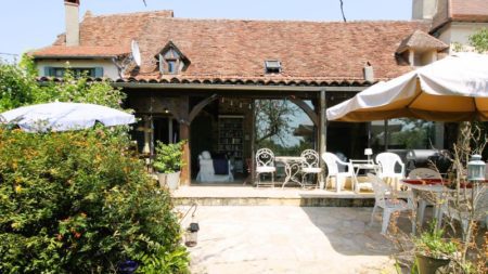 Réf. 1354 - 214.000 € *