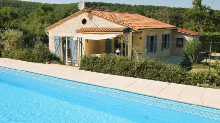 Réf. 1425 - 182.600 € *