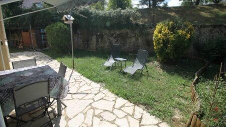 maison de ville à vendre avec garage et jardin-ref-1372