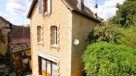 Réf. 1370 - 139.750 € *