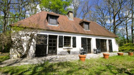 Maison au calme, de plain-pied, à vendre, entre Sarlat et Gourdon-ref-1413