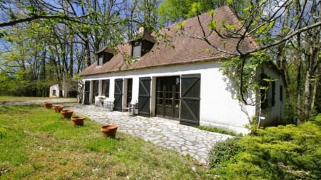 Maison de charme de plain-pied, à vendre, entre Sarlat et Gourdon-ref-1413