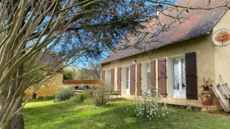 Maison à vendre-110 m2 habitables-Jardin et garage-entre Sarlat et Gourdon-ref-1447