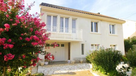 Maison de ville à vendre à Gourdon-98 m2 hab-garage-jardin-ref-1450