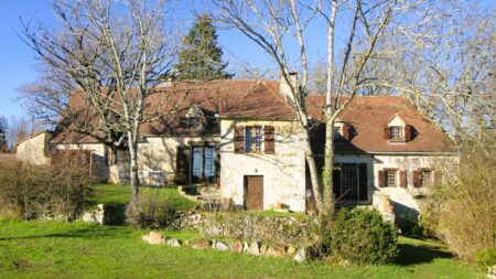 Propriété de charme en pierre sur 2,3 hectares - entre Sarlat, Gourdon et Rocamadour - façade - ref 1469