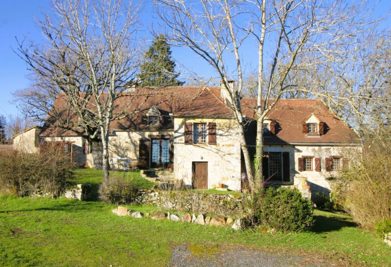 Propriété de charme en pierre sur 2,3 hectares - entre Sarlat, Gourdon et Rocamadour - façade - ref 1469