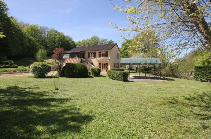 Réf- 1490 - 260.500 €