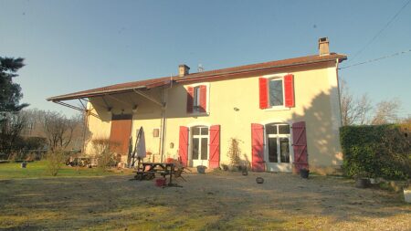 Maison à vendre- 5' de Gourdon-LOT-ancienne gare-à rafraichir-ref-1536
