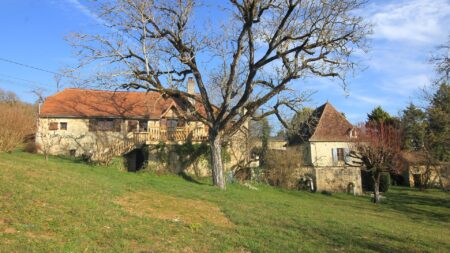 Réf. 1555 - 392.200 €