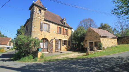 Réf. 1542 - 99.000 €*