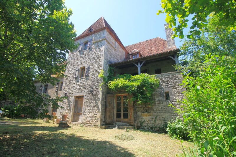 Réf. 1588 - 223.650 €