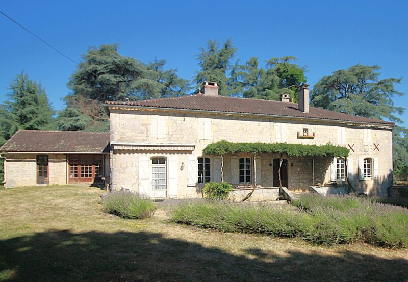Belle-et-grande-demeure-authentique-et-ses-annexes-au-coeur-du-LOT-ref-1594.jpg