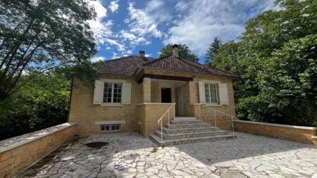 Réf. 1670 - 162.000 €